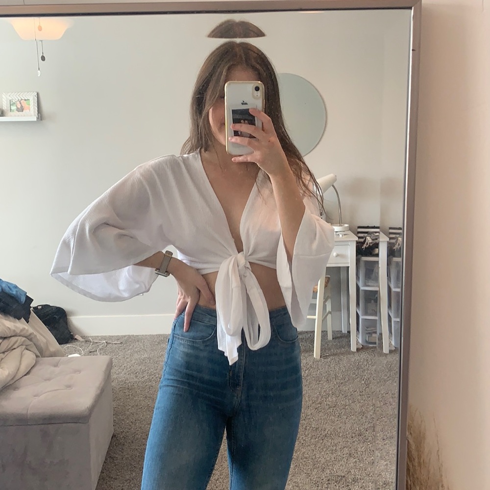 NEVER WORN white tie top with flowy sleeves